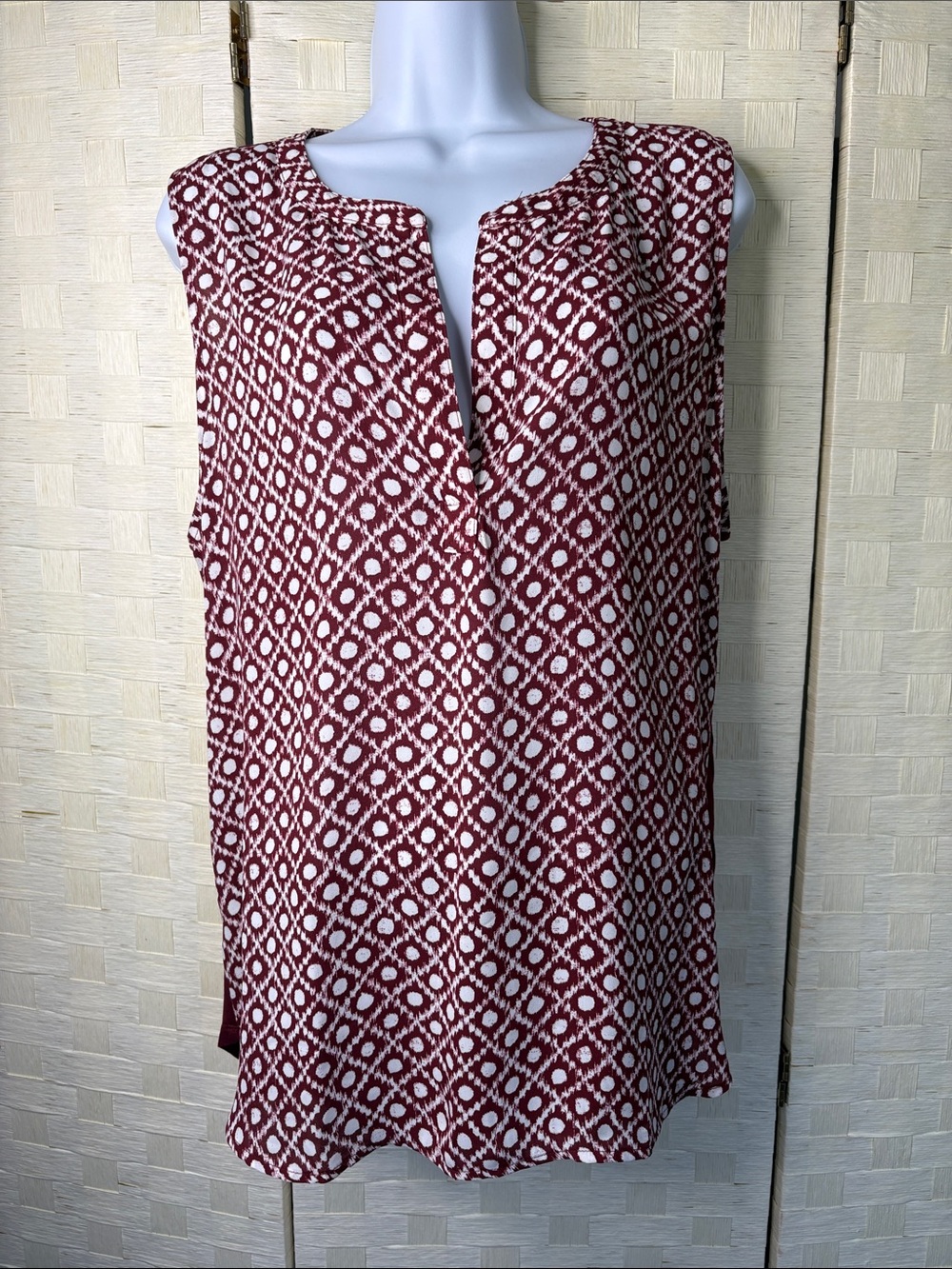Women's size large LOFT Plum Sleeveless V-Neck tank top shirt